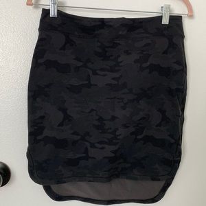 Black camo LuluLemon skirt